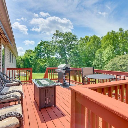 Chatham Getaway With Fireplace, Deck And Gas Grill! Экстерьер фото