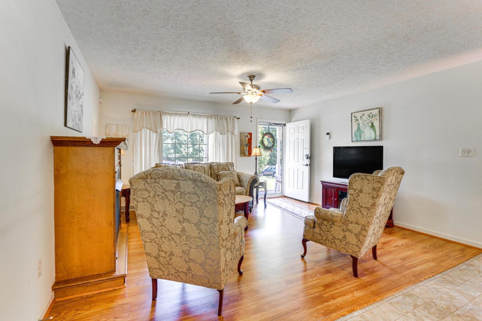 Chatham Getaway With Fireplace, Deck And Gas Grill! Экстерьер фото